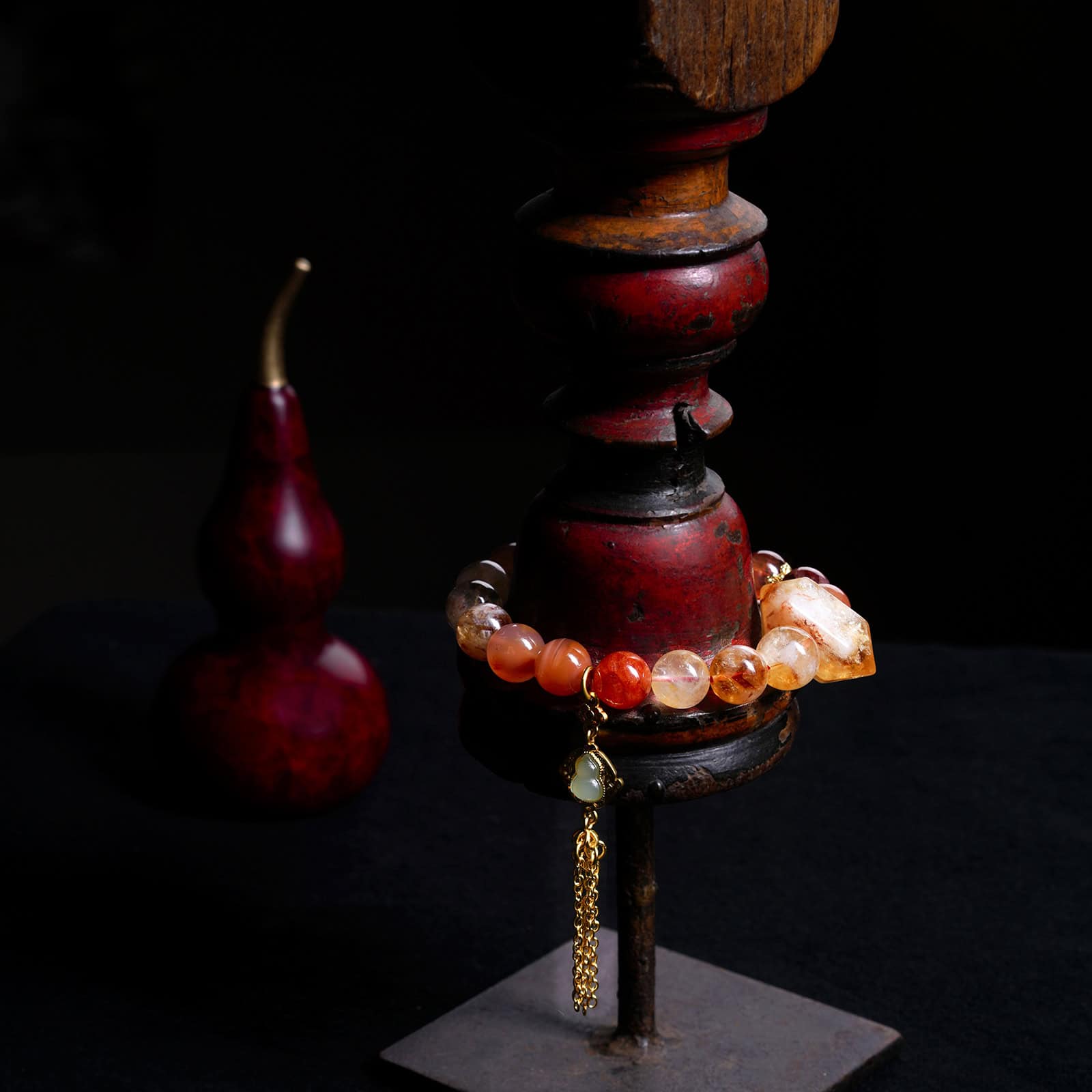 Yellow tower crystal, Southern red agate, red jelly flower, and white crystal