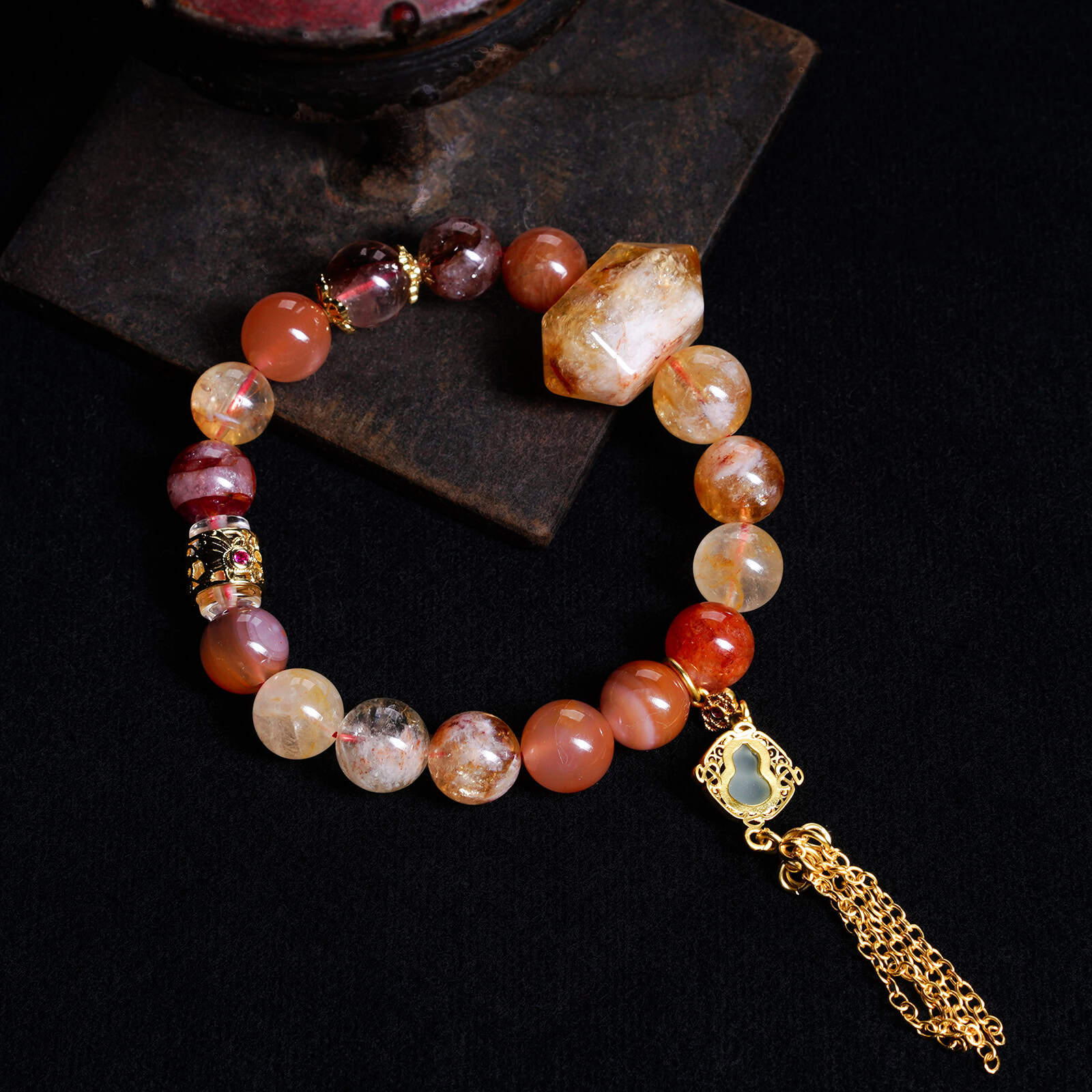 Yellow tower crystal, Southern red agate, red jelly flower, and white crystal