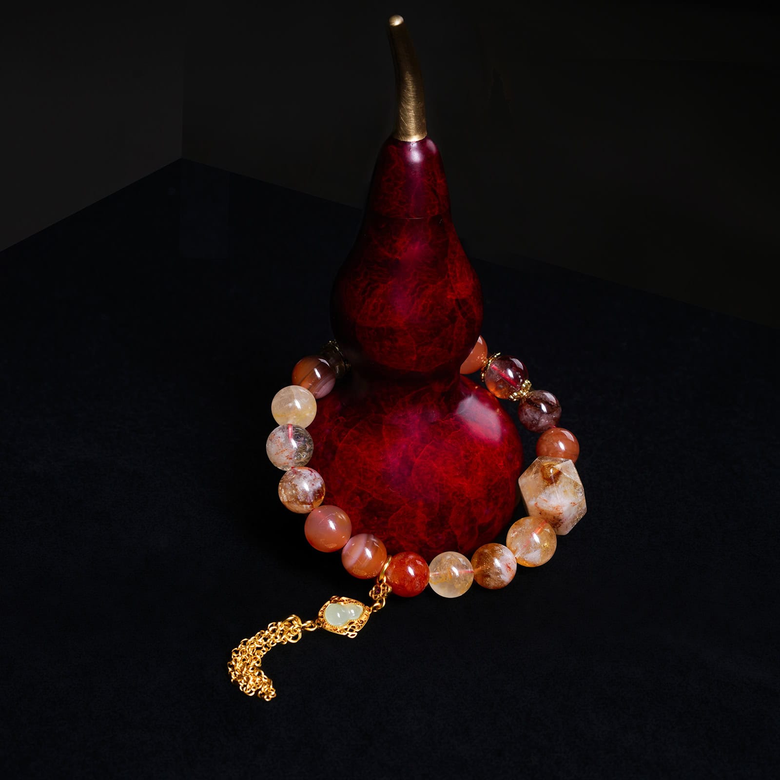 Yellow tower crystal, Southern red agate, red jelly flower, and white crystal