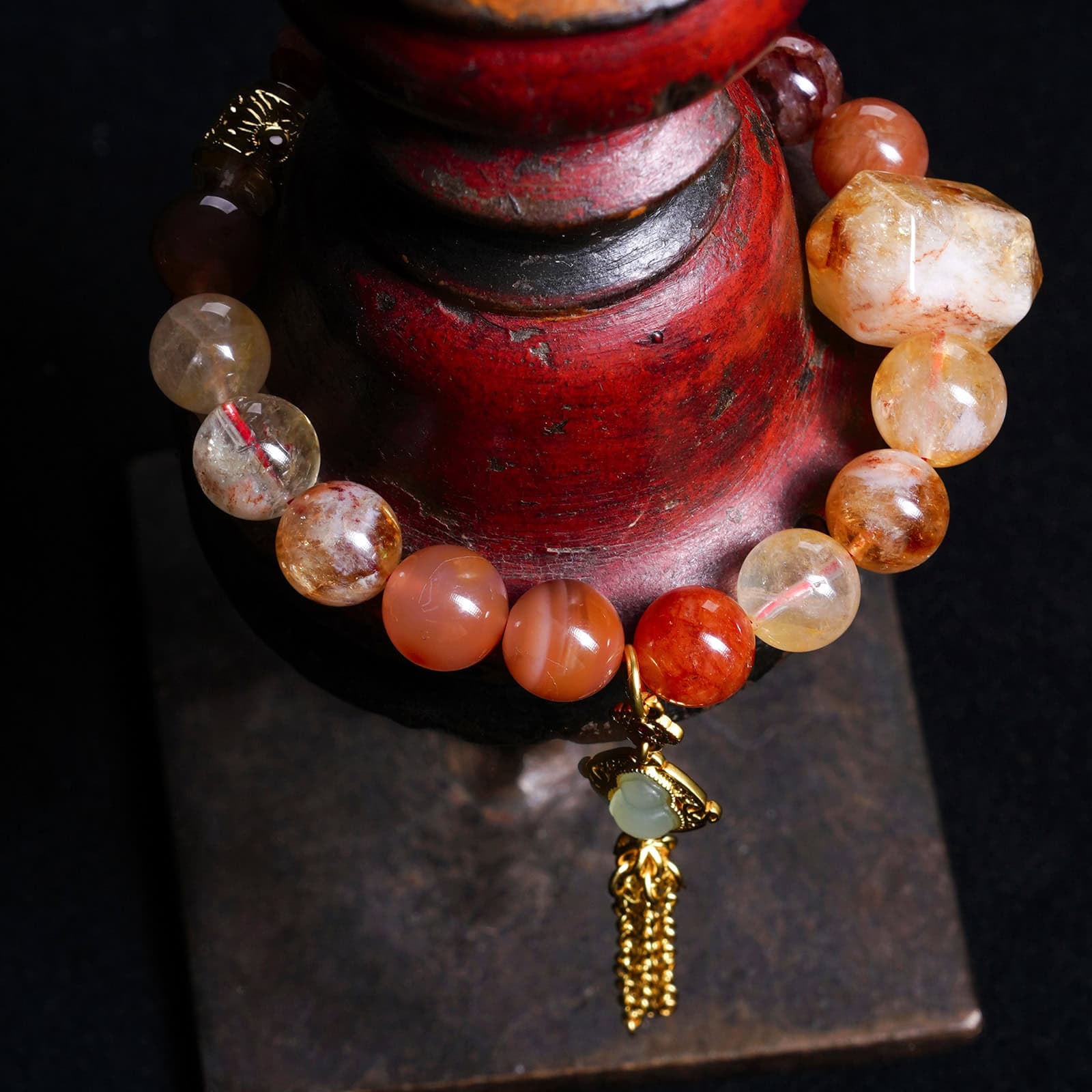 Yellow tower crystal, Southern red agate, red jelly flower, and white crystal