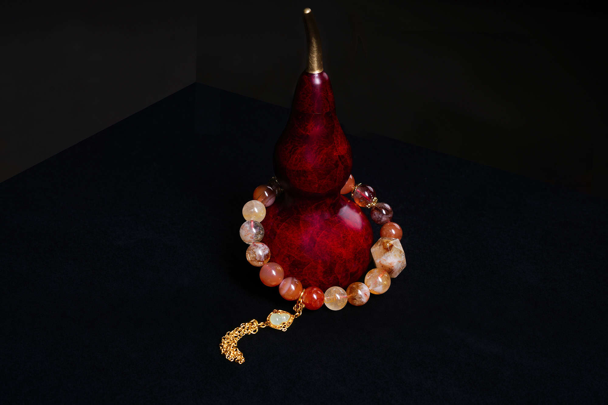 Yellow tower crystal, Southern red agate, red jelly flower, and white crystal